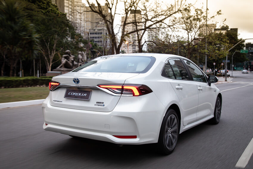 Toyota Corolla Híbrido 5