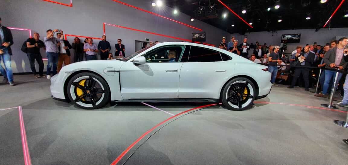 Porsche Taycan 4