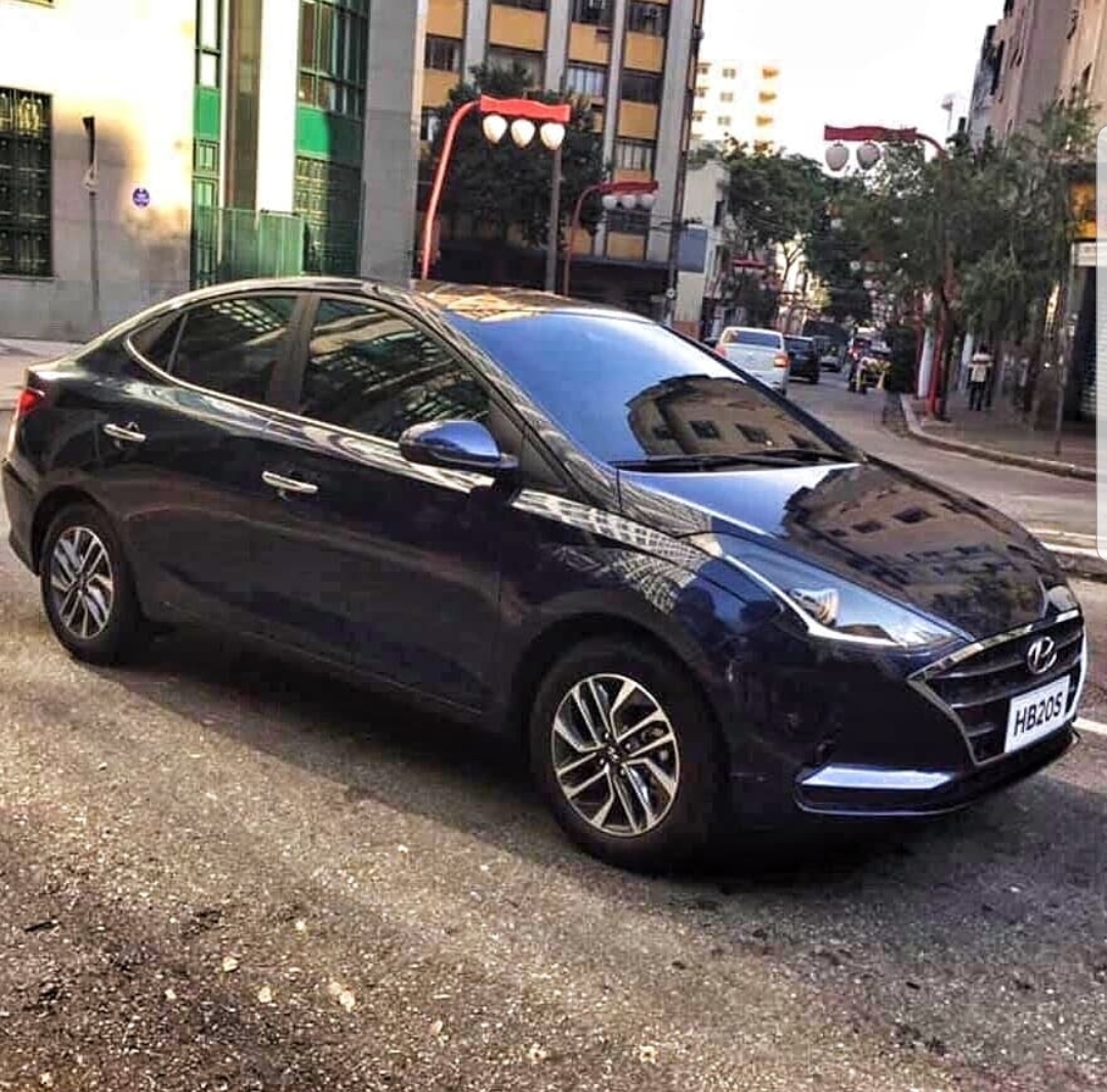  Hyundai HB20S sedã 2020 é flagrado na rua