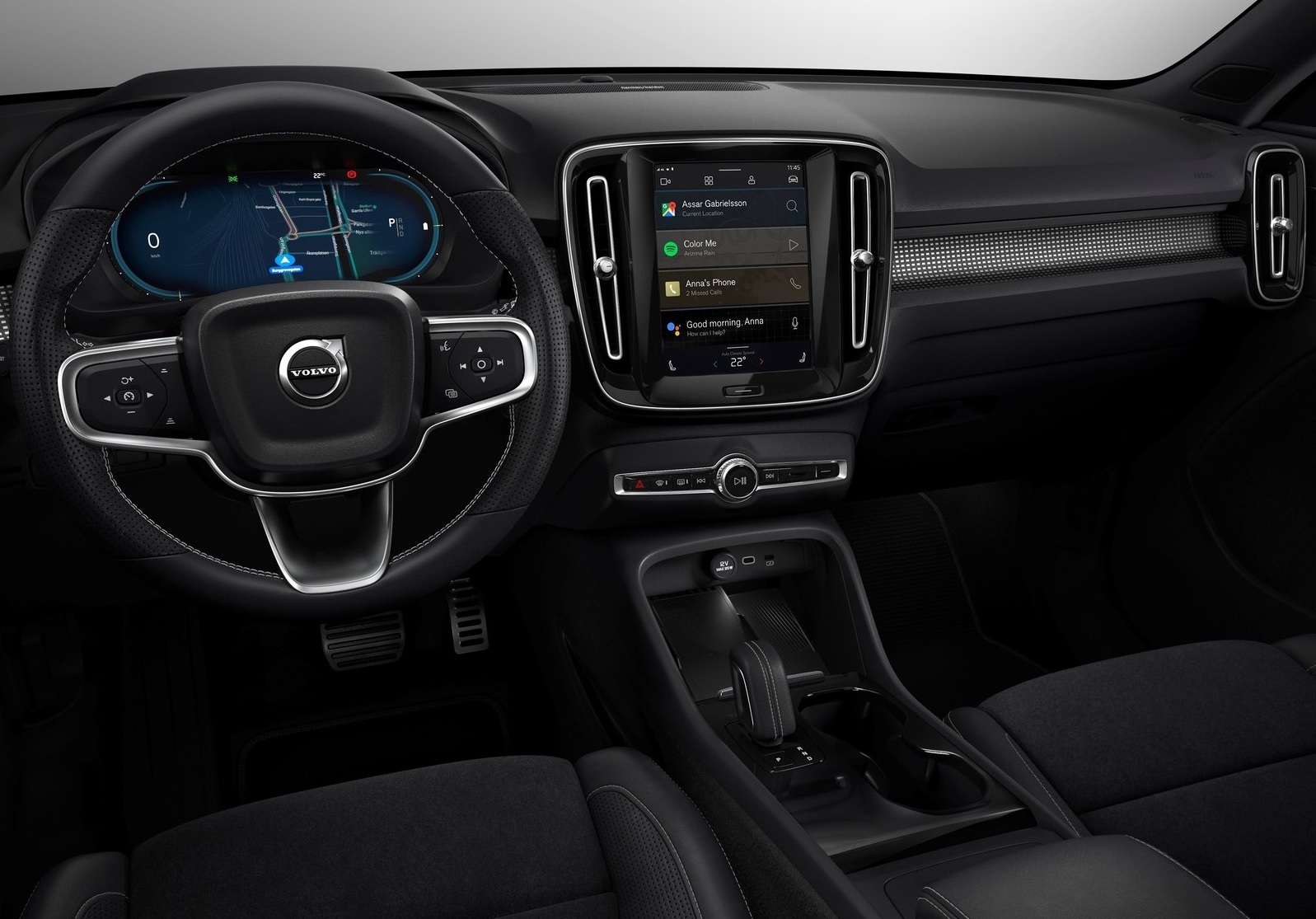 Interior do Volvo XC40 Recharge 2020 com a tela multimídia de nove polegadas na vertical, que mais parece um tablet