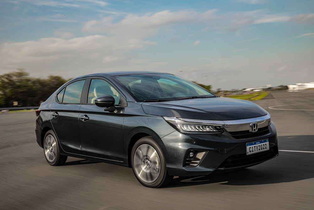  O City é equipado com o Honda SENSING, um moderno pacote com itens de segurança e assistência ao motorista