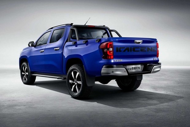 Changan Kaicene F70 de traseira na cor azul