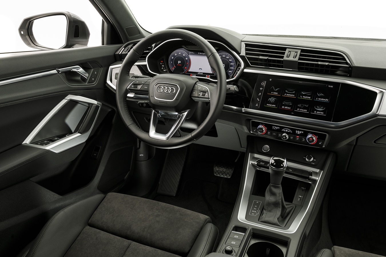  Audi Q3 com interior renovado