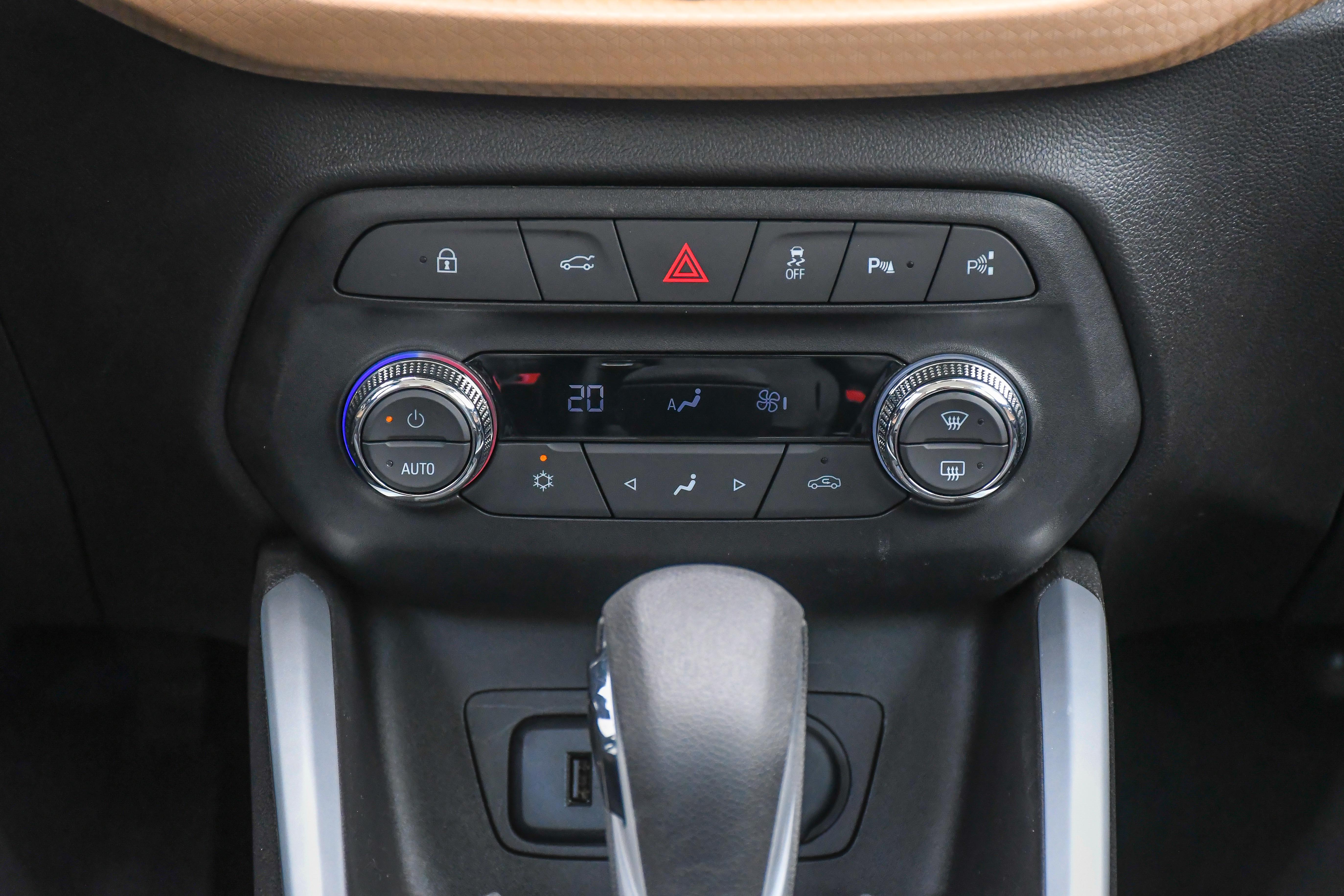 Chevrolet Onix Plus Premier 2020