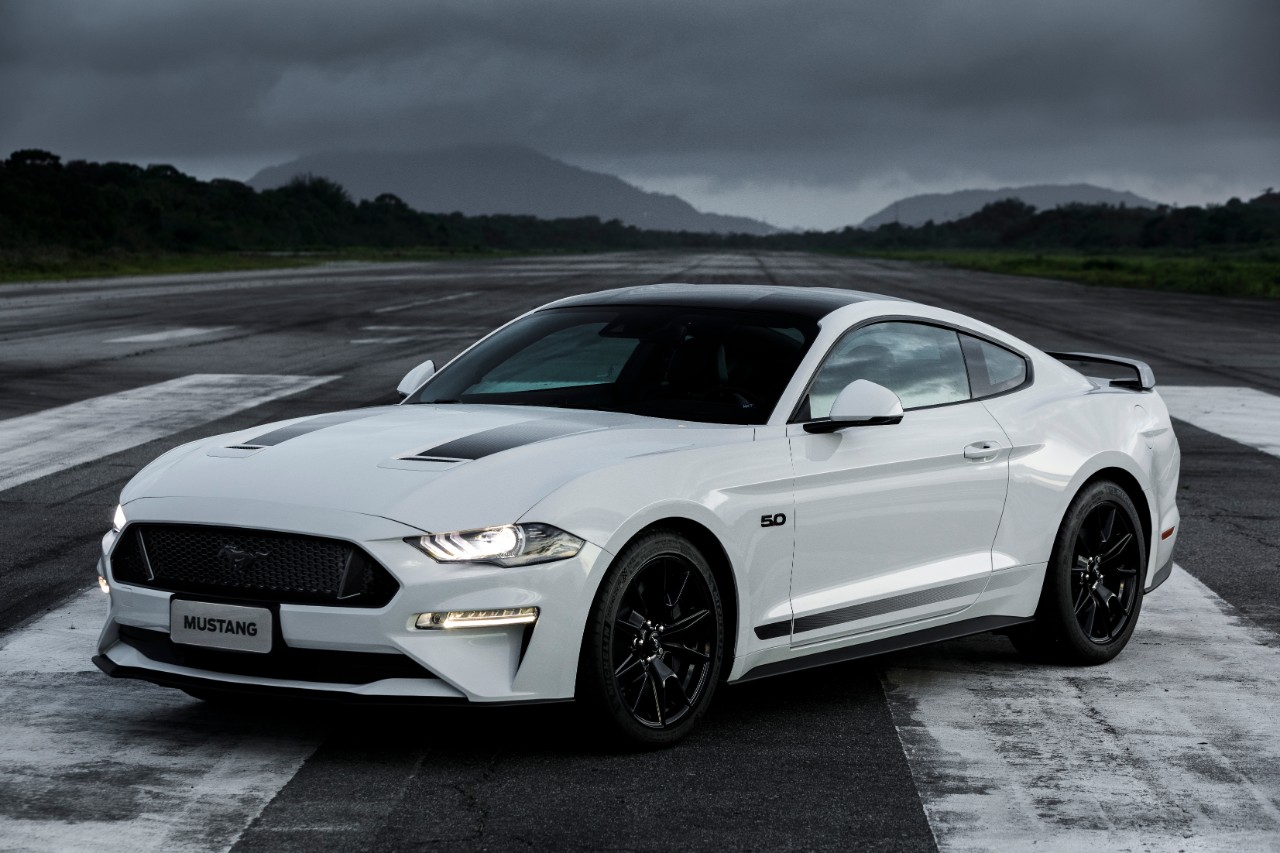  Ford Mustang não poderia estar fora da lista de carros potentes