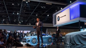 Foto mostra coletiva de imprensa da BMW em seu estande no Salão de São Paulo 2018
