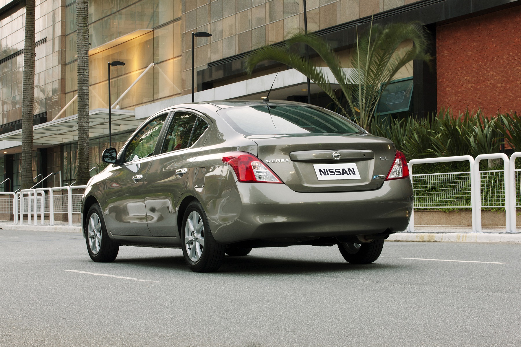  Nissan Versa erá um dos modelos da marca japonesa disponível para locação