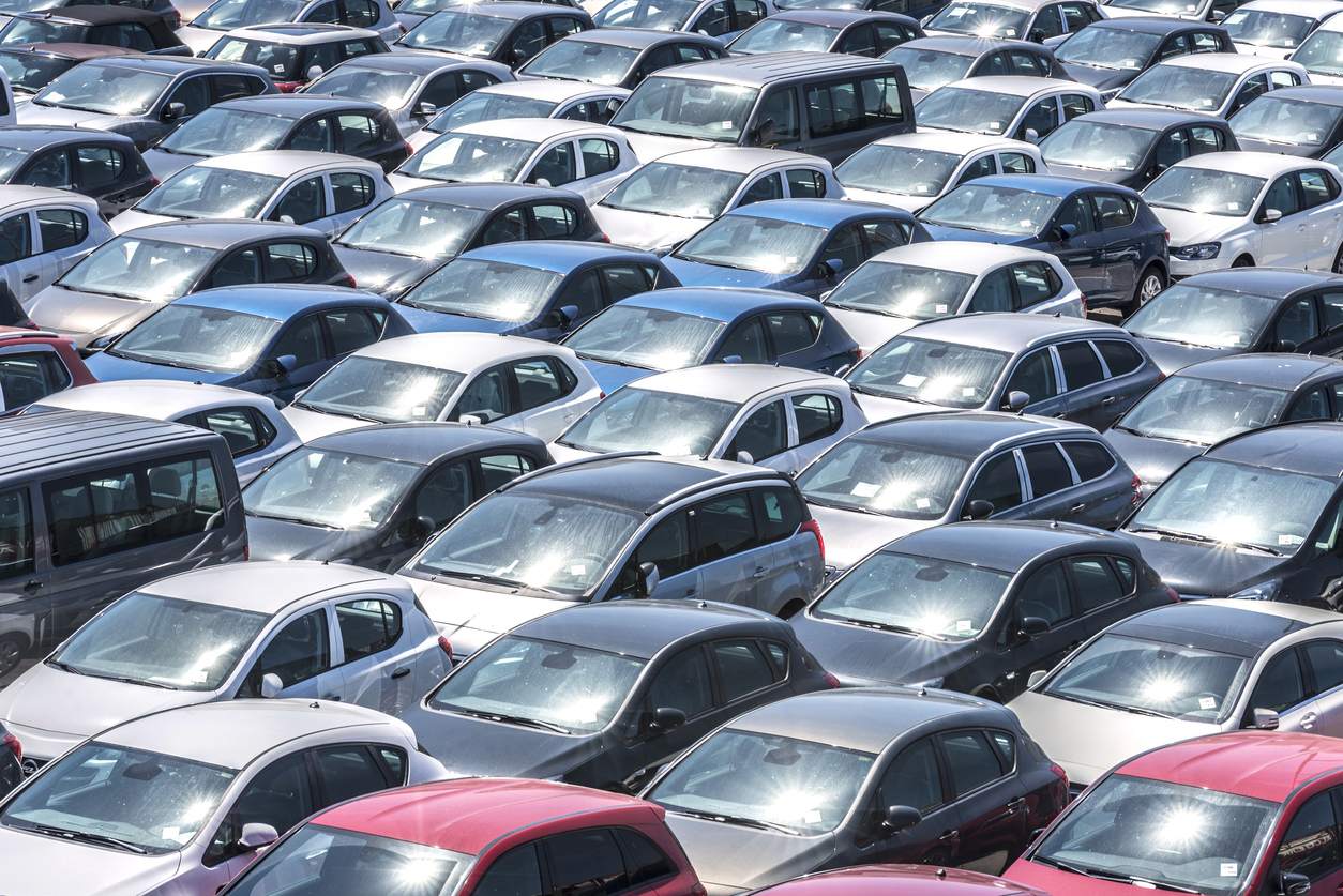 Compradores de carros zero buscam mais por SUVs, segundo Webmotors