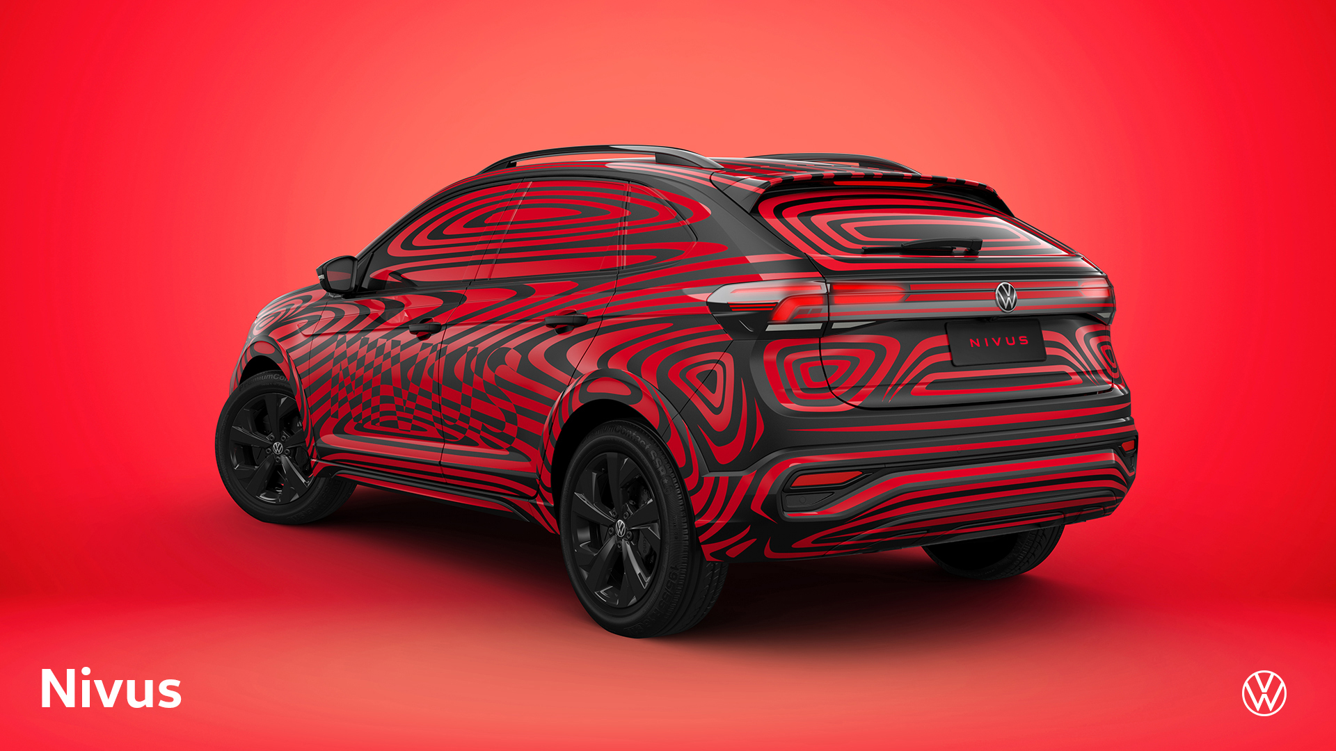 Volkswagen Nivus camuflado em foto de estúdio com fundo vermelho
