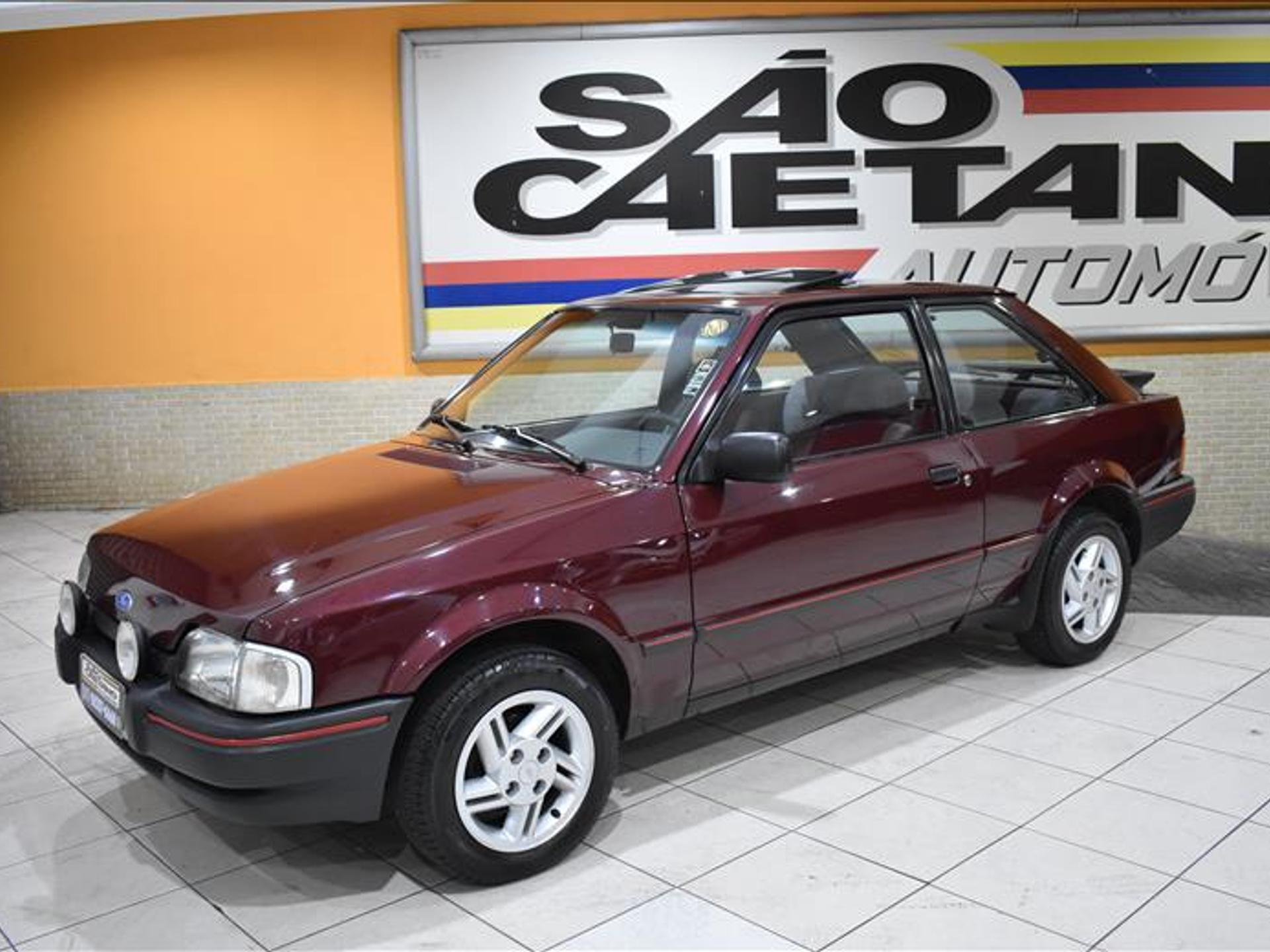  O Ford Escort 1.6 na sua versão XR3: modelo fez sucesso no Brasil e é um dos 10 carros mais vendidos da história