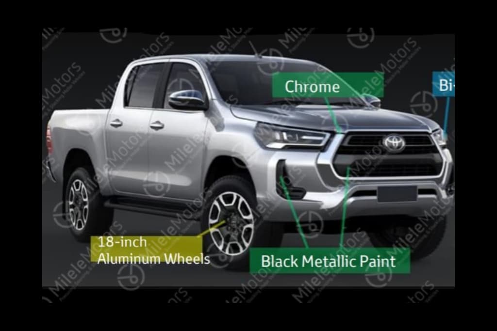 Primeira foto da nova Toyota Hilux vazada mostra a picape na cor prata de frente