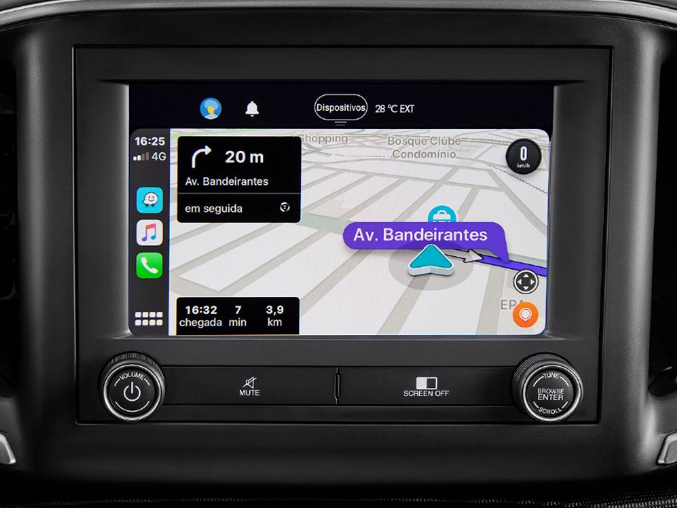Detalhe da Central Multimídia Da Nova Fiat Strada