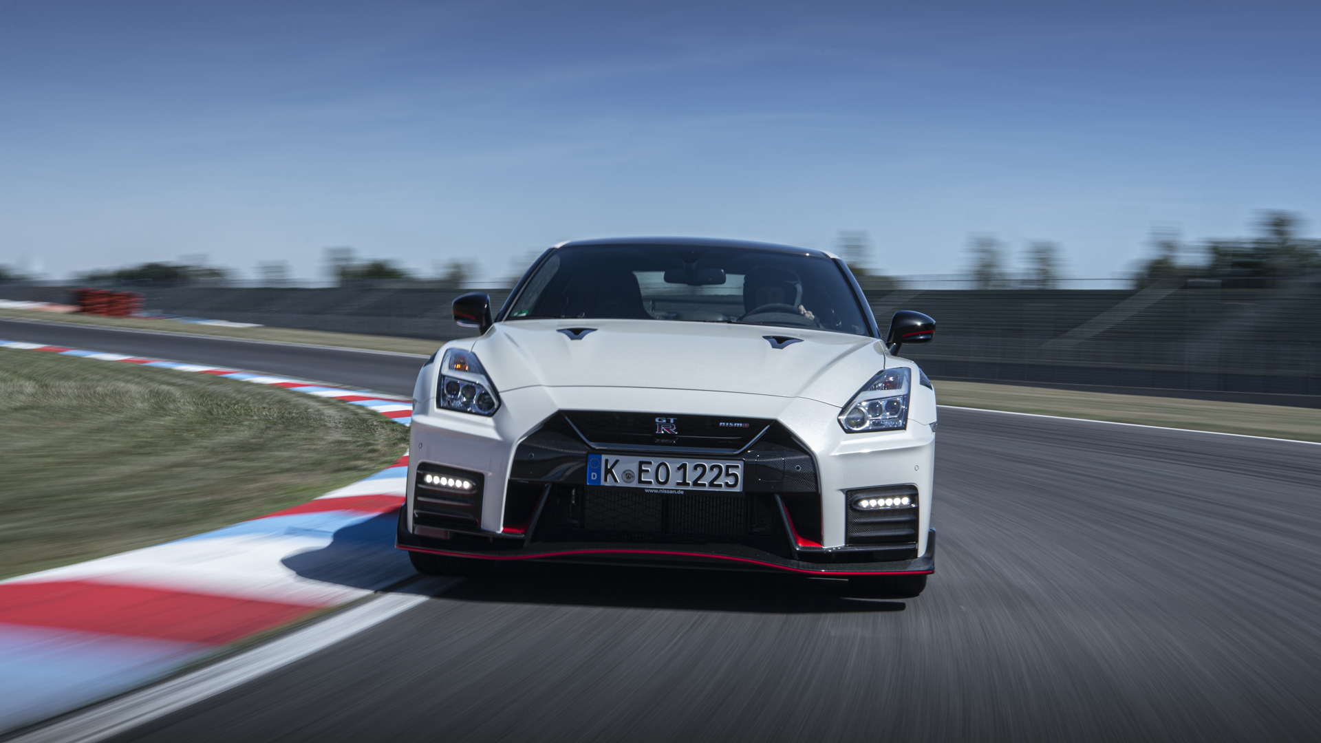  Nissan disponibilizou várias imagens em alta resolução