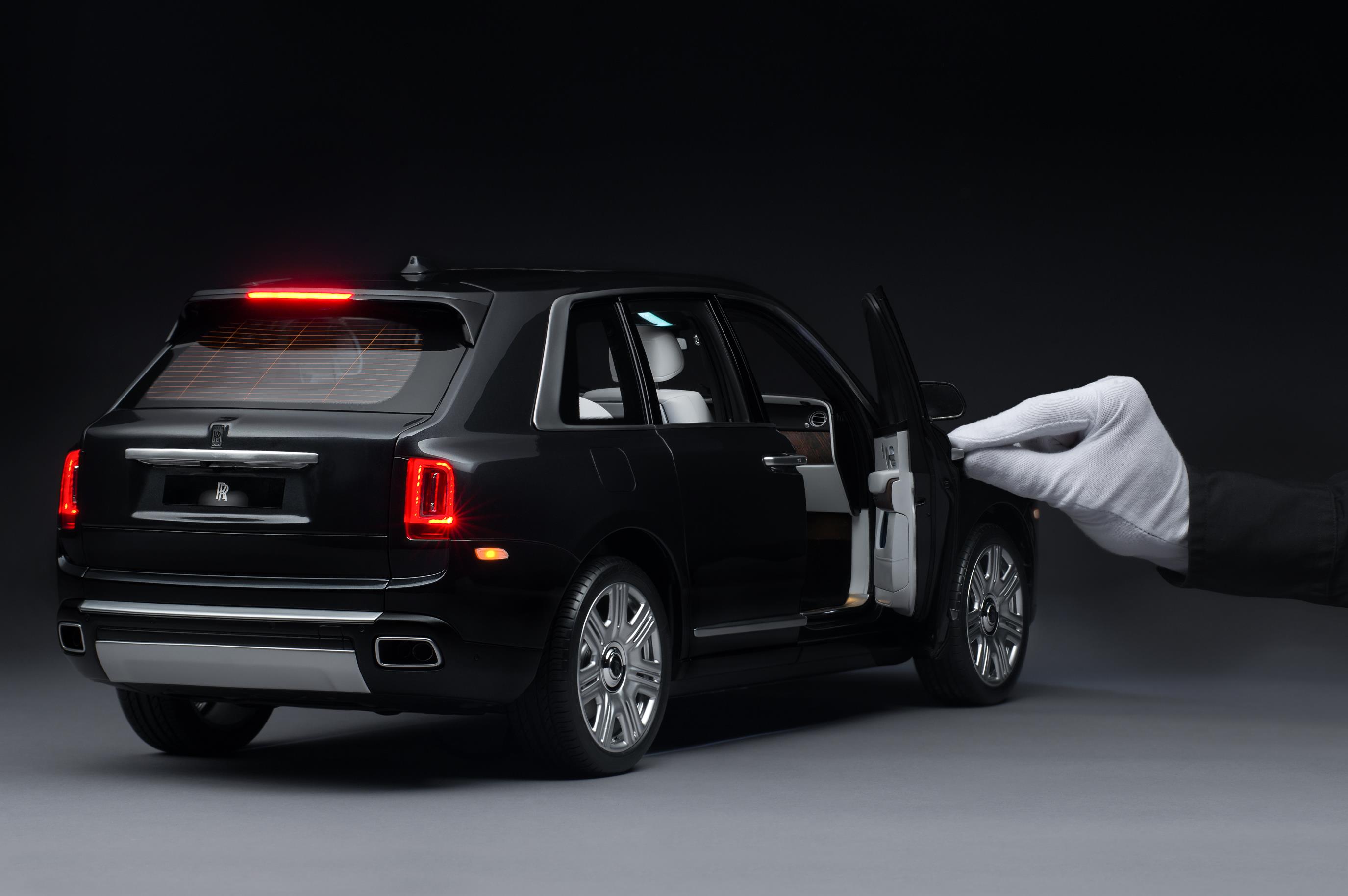 Rolls Royce Cullinan Miniatura 4