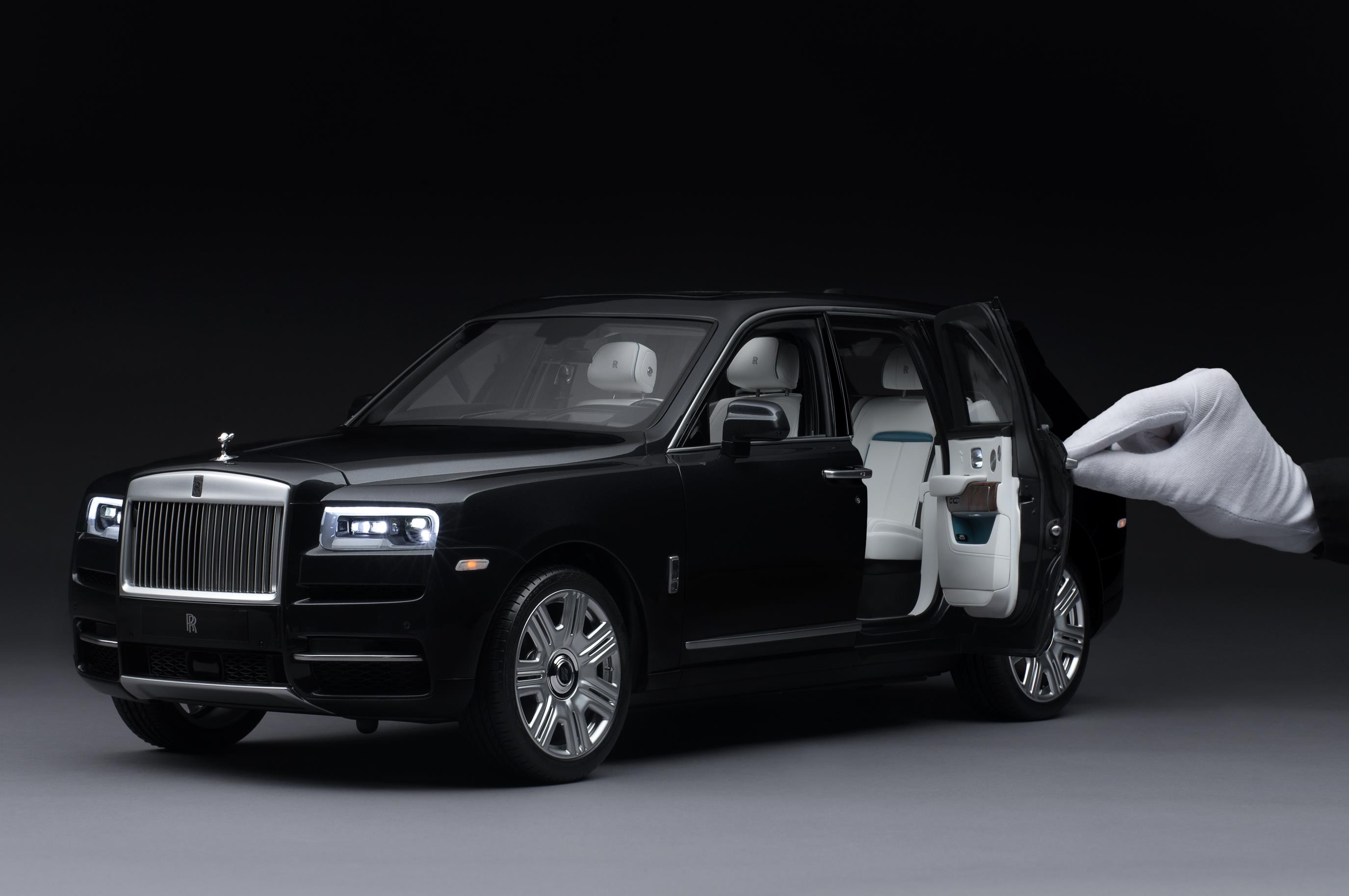 Rolls Royce Cullinan Miniatura 1