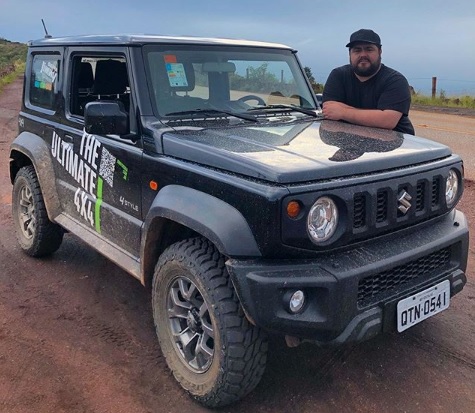 César Menotti e Suzuki Jimny Sierra