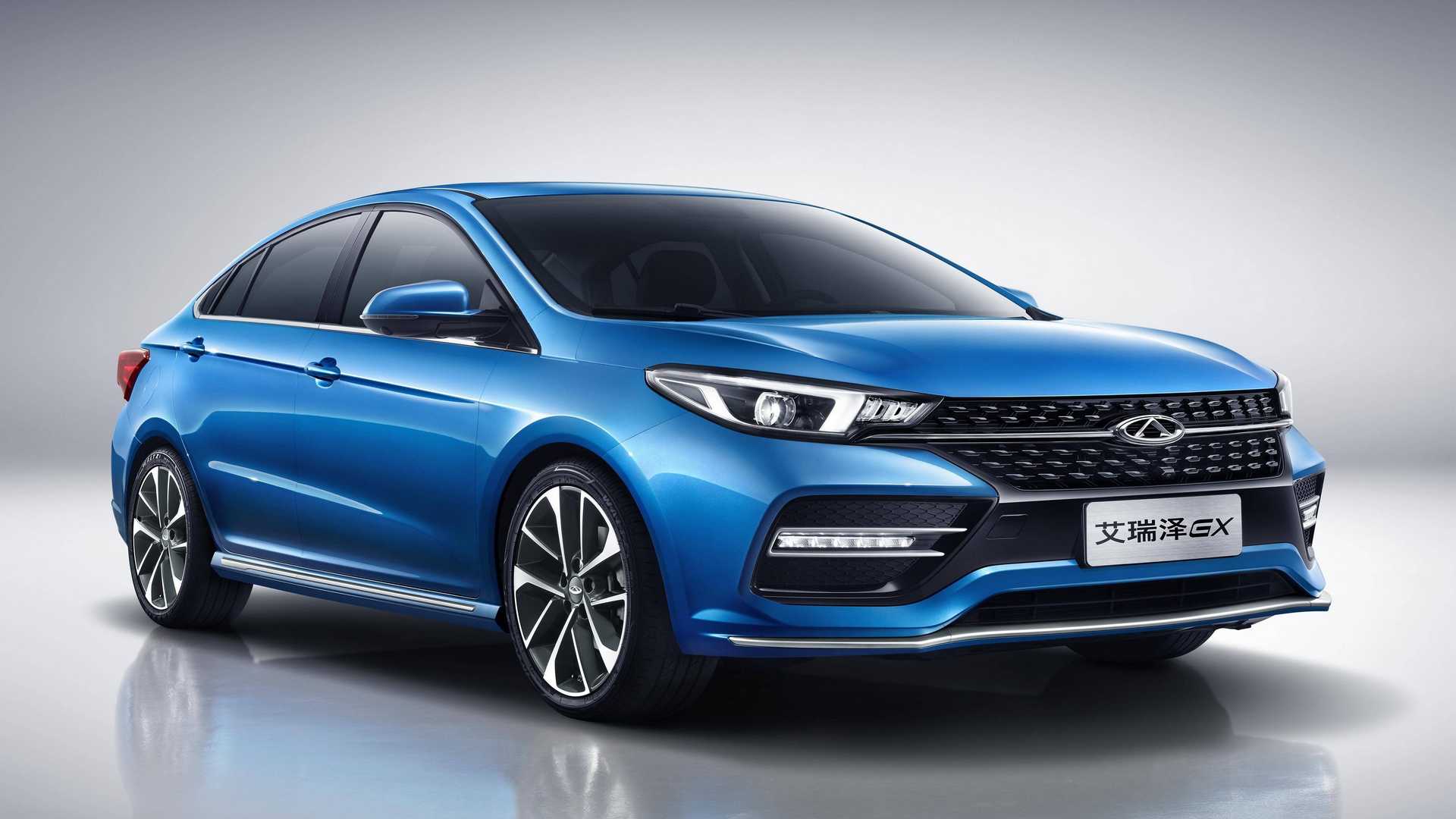 Caoa Chery Arrizo6 azul em fundo branco