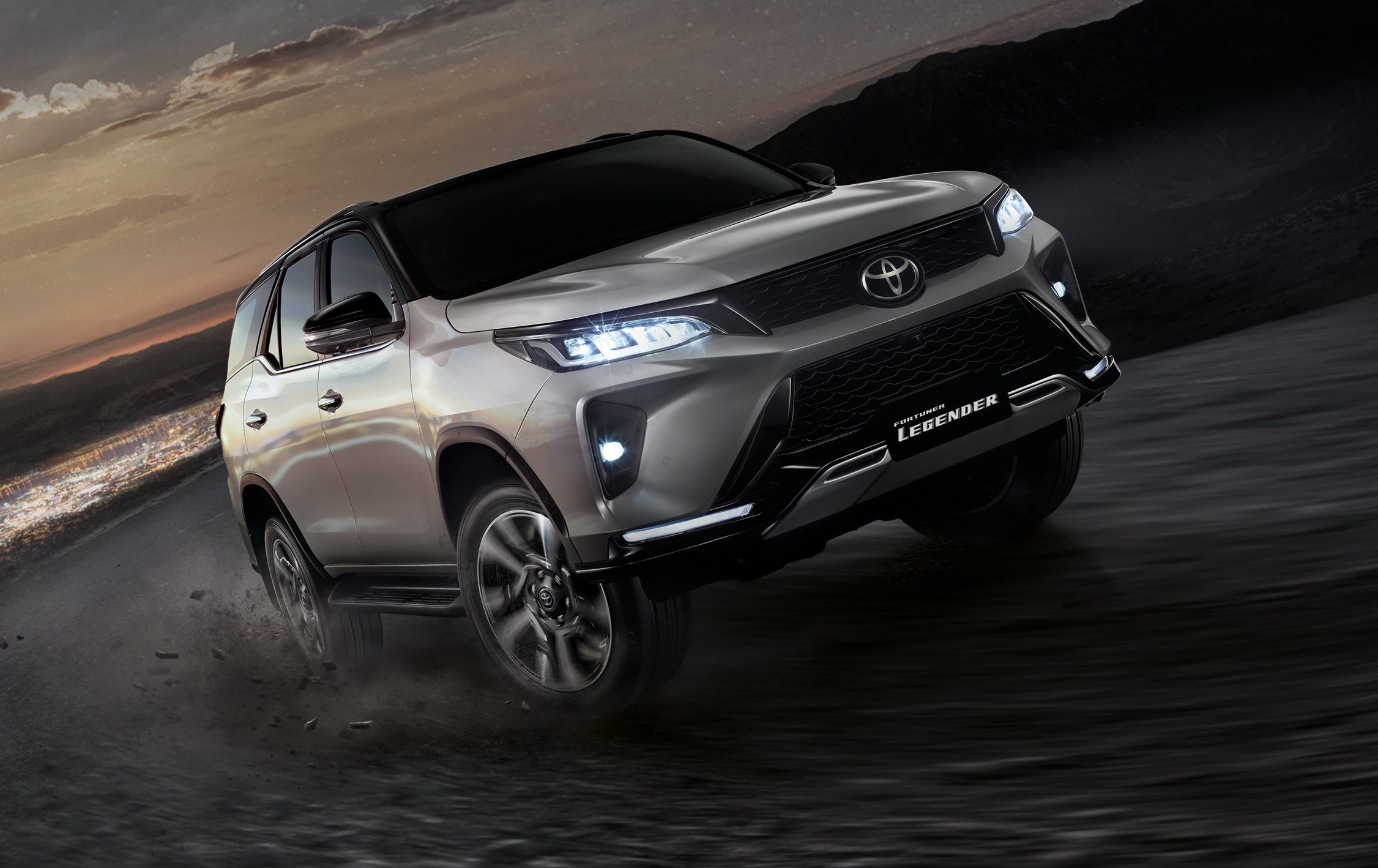 Toyota Fortuner Legender 4