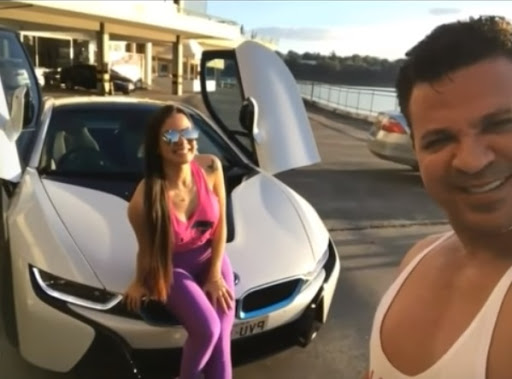 Eduardo Costa e ex-namorada com seu BMW i8