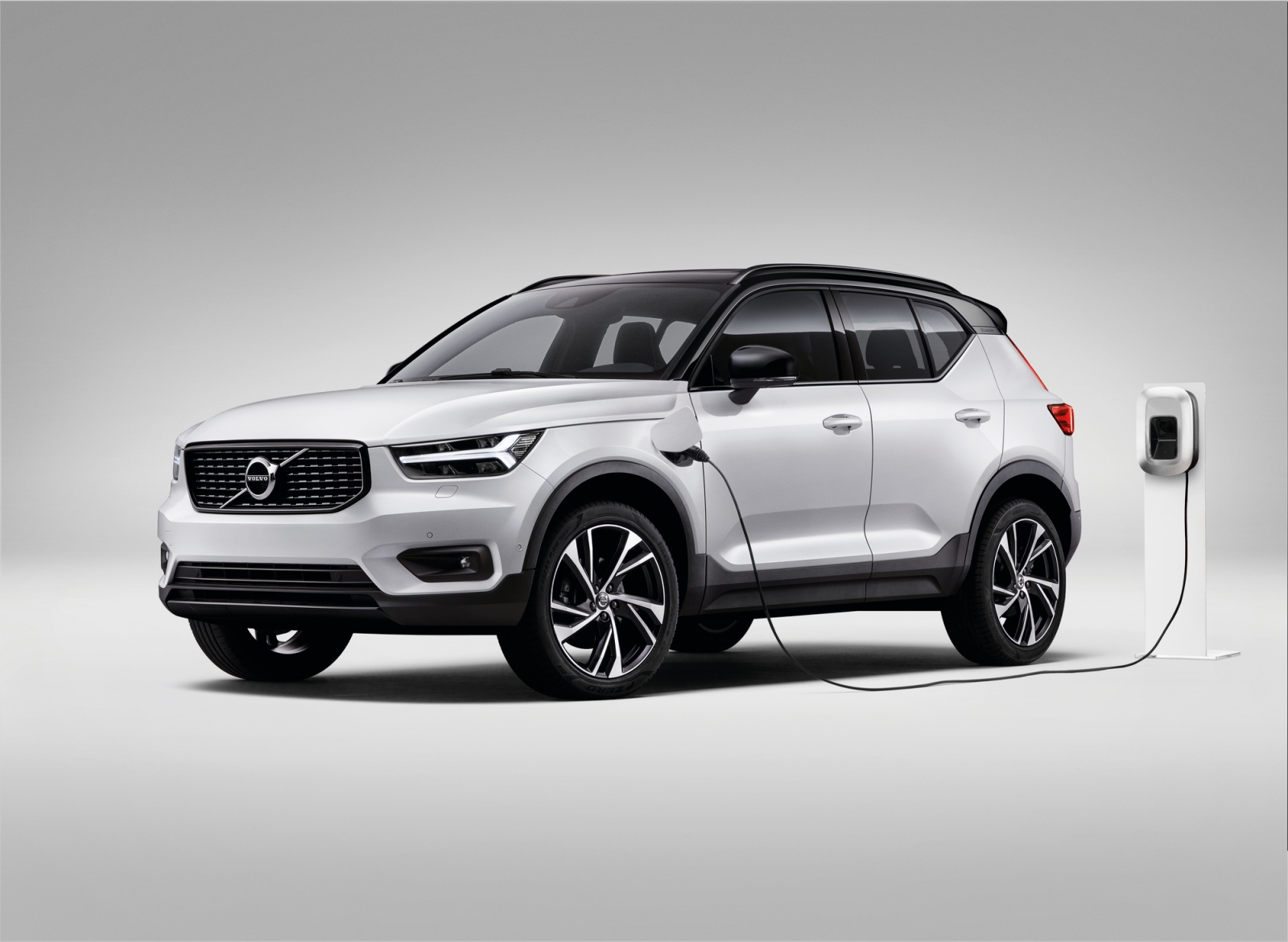  SUV premium, Volvo XC40 Hybrid faz médias de consumo de mais de 20 km/l, segundo o Inmetro