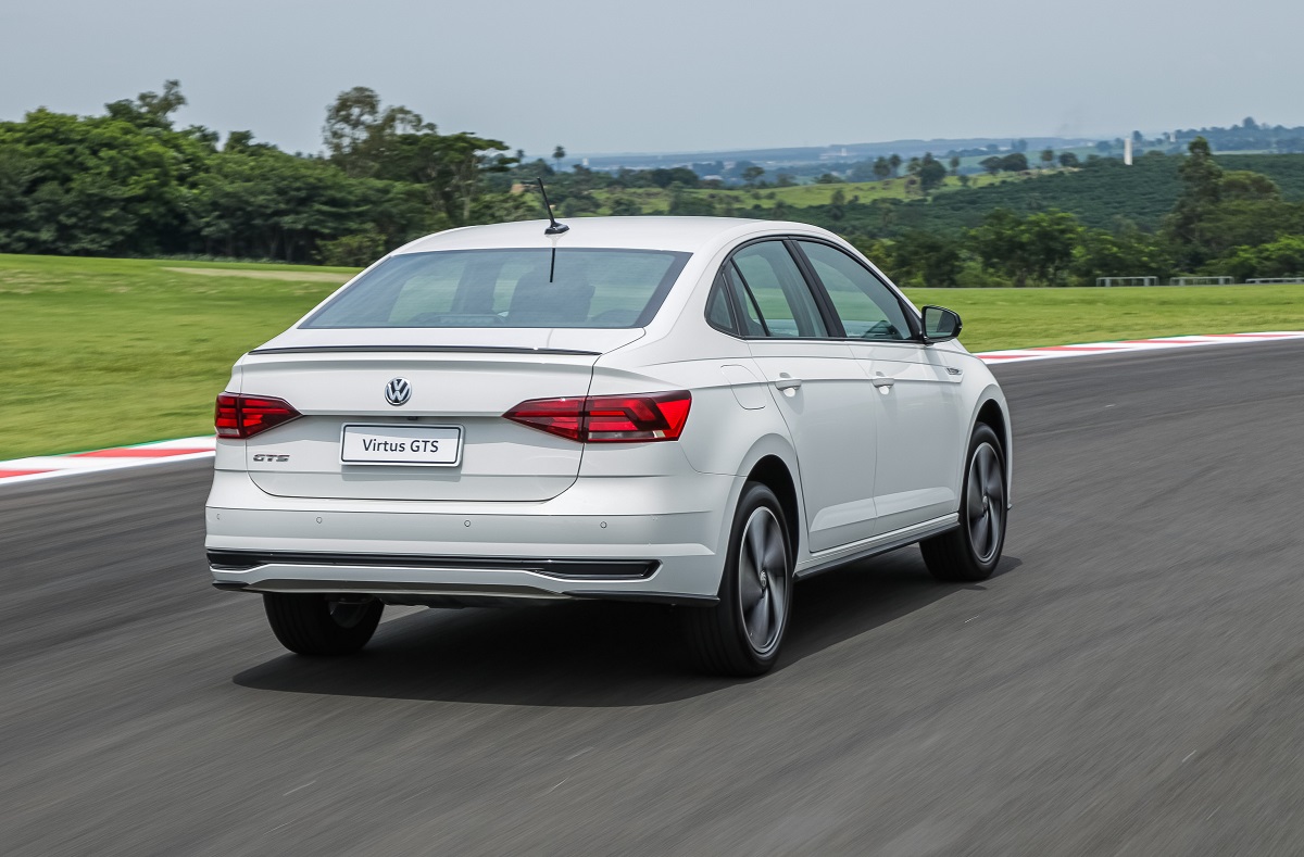 Volkswagen Virtus GTS ou Jetta Comfortline?