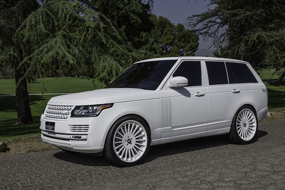 Kylie E O Range Rover