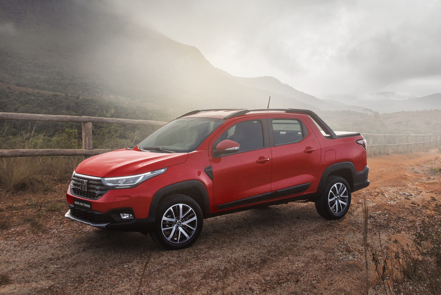  Fiat Strada Volcano é a nova versão topo de linha da picape: custa praticamente R$ 80 mil