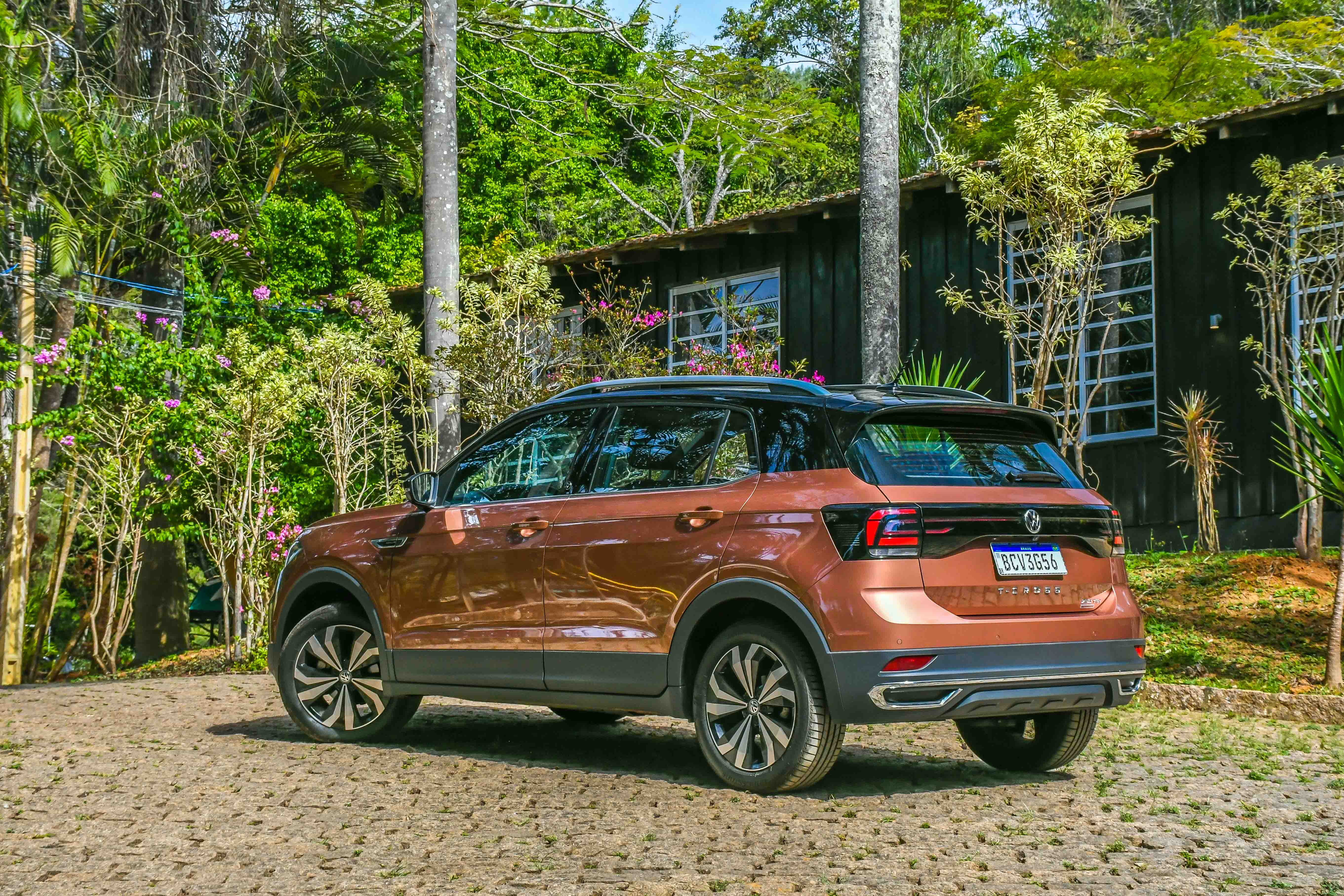 Volkswagen Nivus x T-Cross: embate familiar