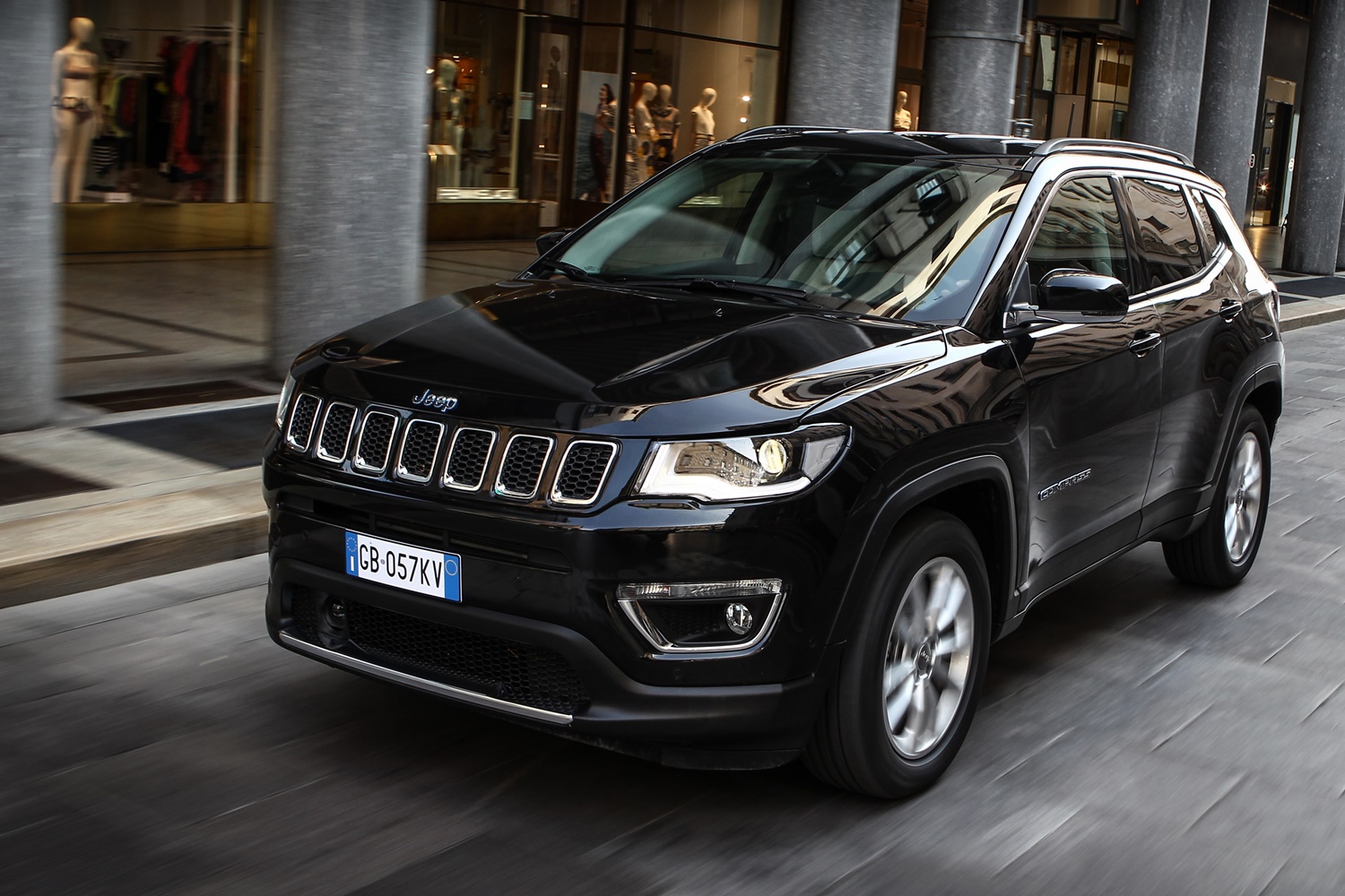 Jeep Compass tem descontos antes da reestilização