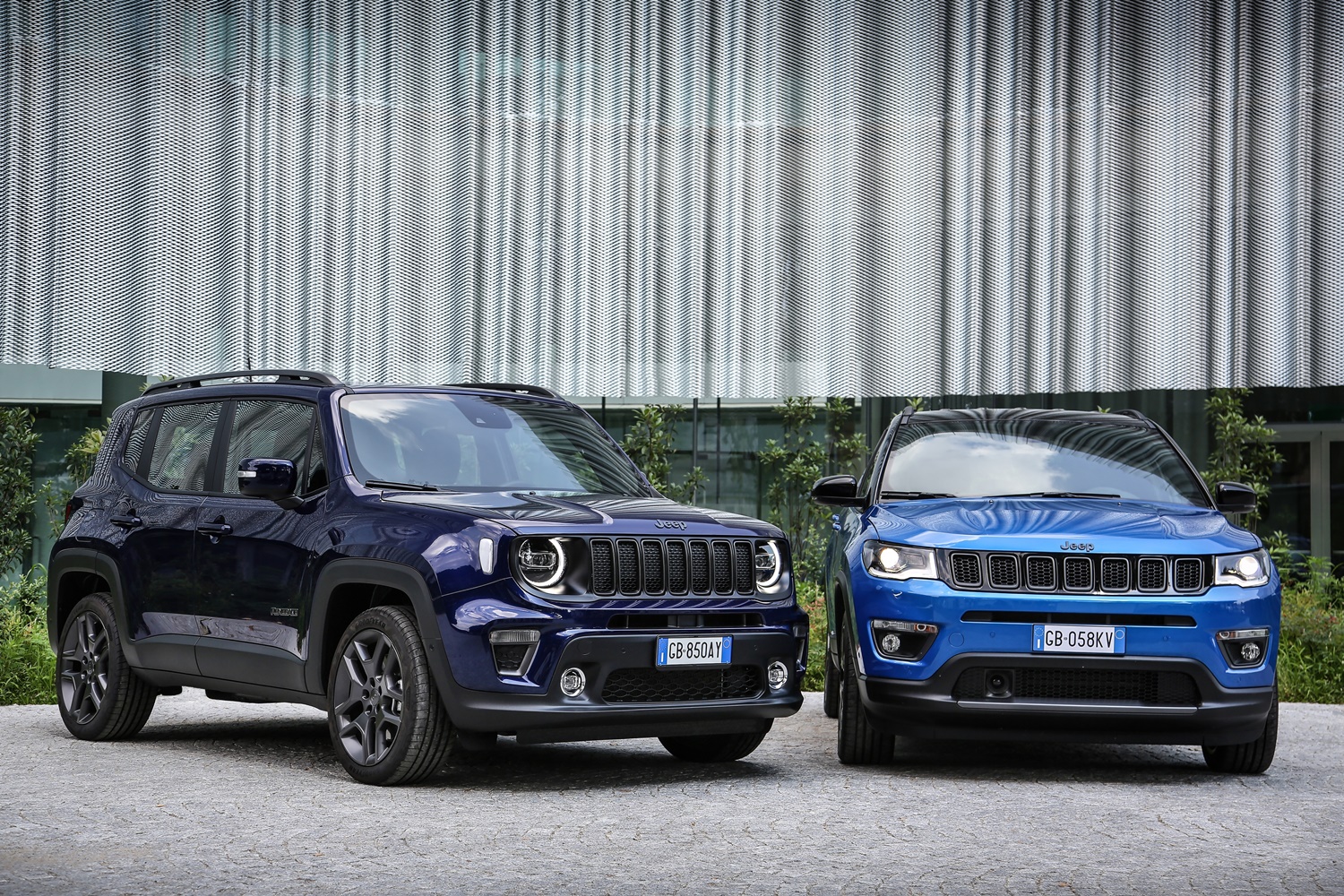 Linha Jeep 4xe: Renegade e Compass híbridos plug-in