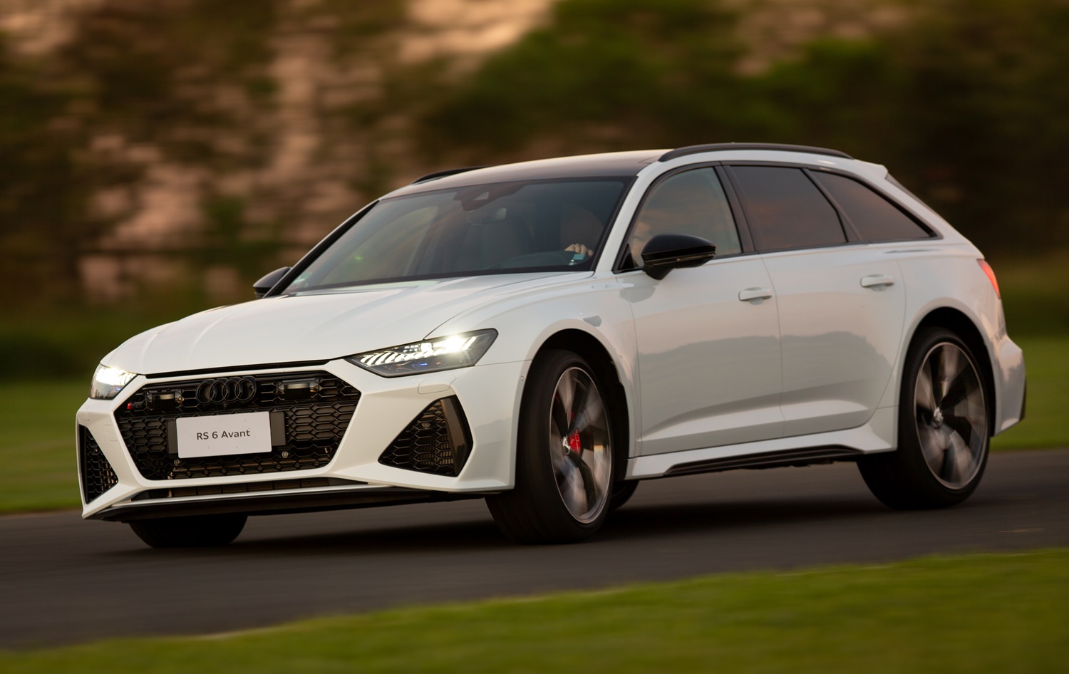 Audi RS 6 Avant custa quase R$ 900 mil