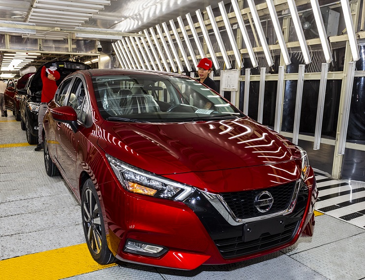 Nissan inicia, no México, produção do novo Versa que será vendido no Brasil