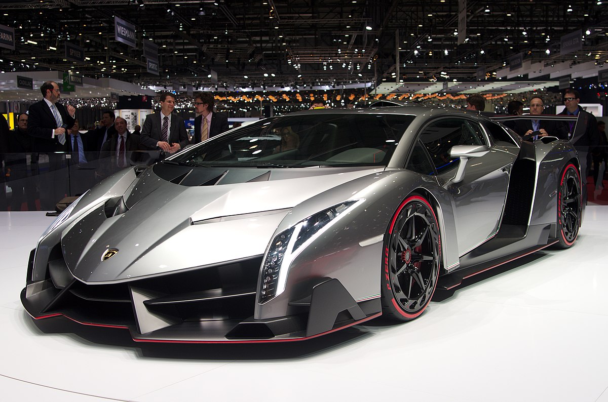  Lamborghini Veneno foi apresentado no Salão de Genebra de 2013 para o aniversário de 50 anos da empresa