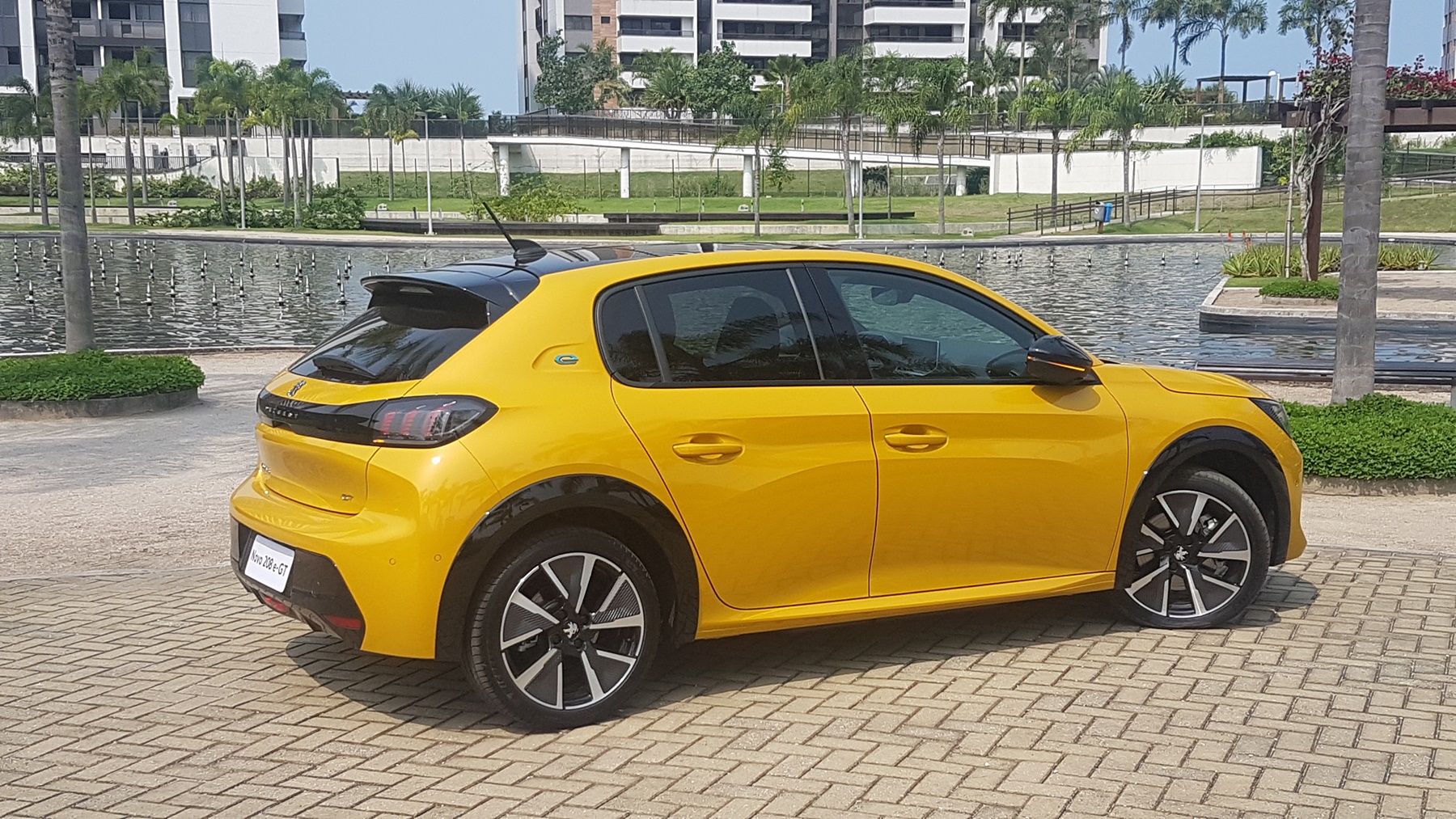 Peugeot 208 25