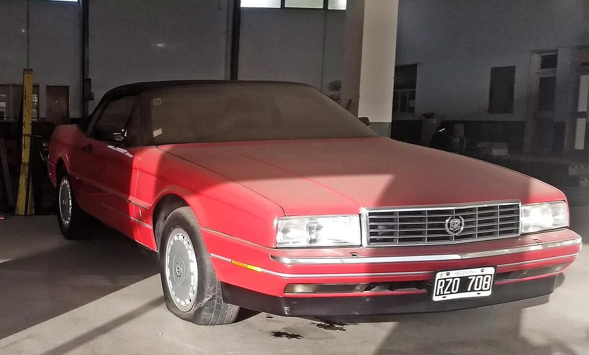 Concessionária de carros clássicos abandonada em San Luís, na Argentina