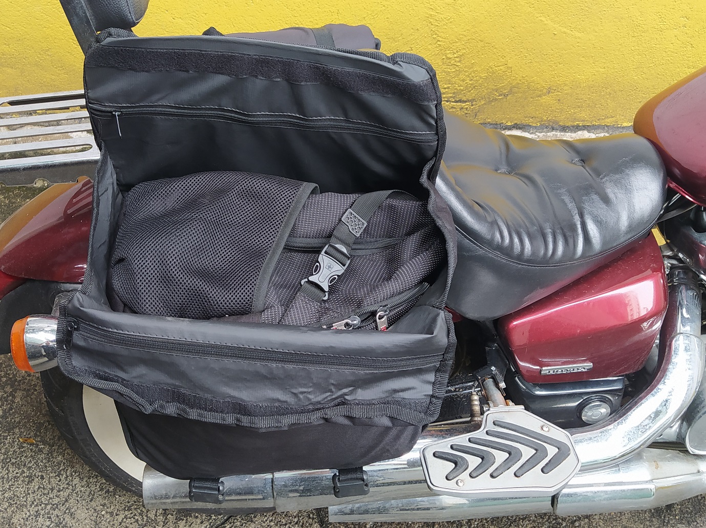 Viagem 3 Mochiula Dentro Do Alforge