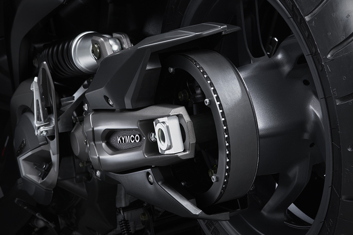 7. Kymco Ak 500i