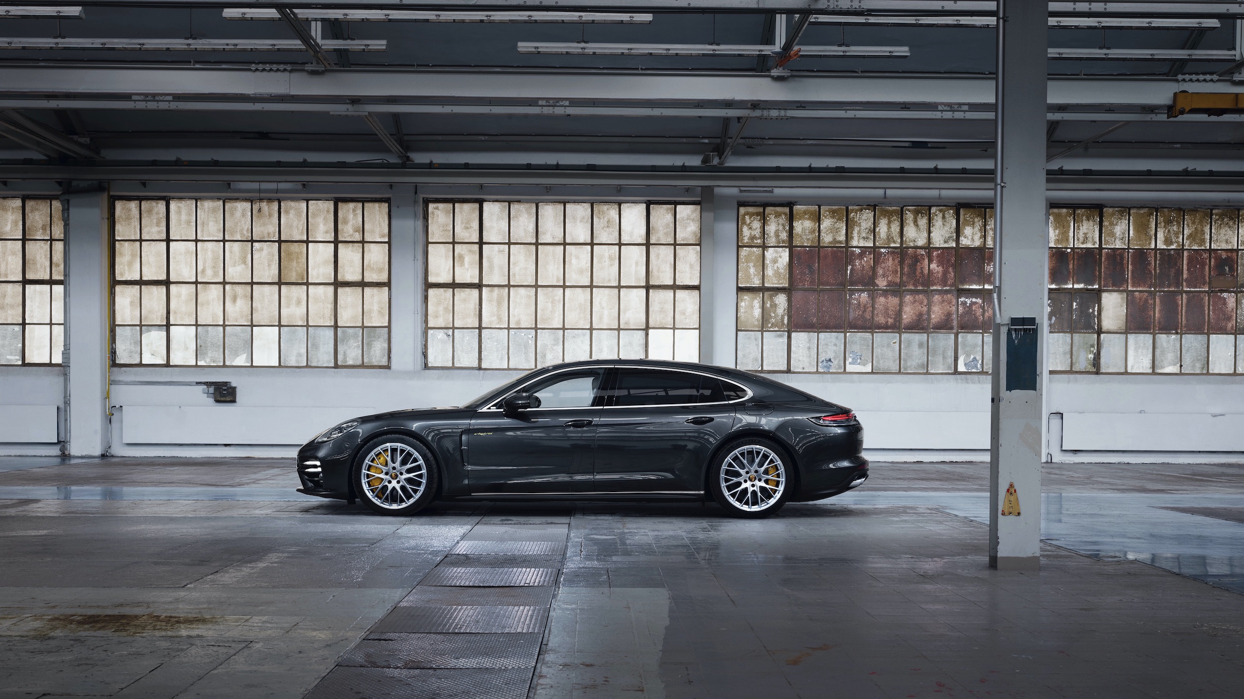 Posche Panamera Turbo S E Hybrid (3)