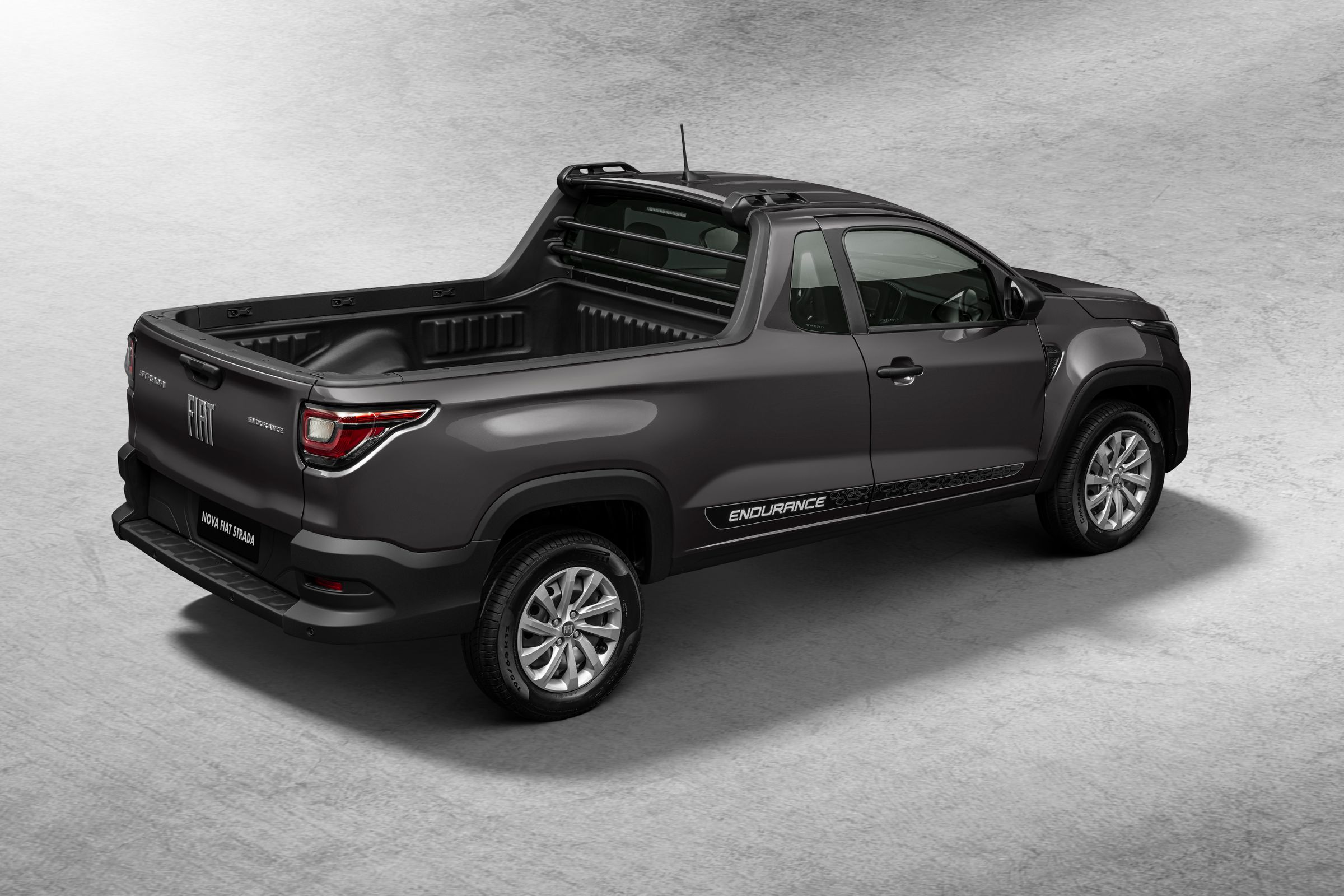 Fiat Strada x Volkswagen Saveiro duelo de entrada