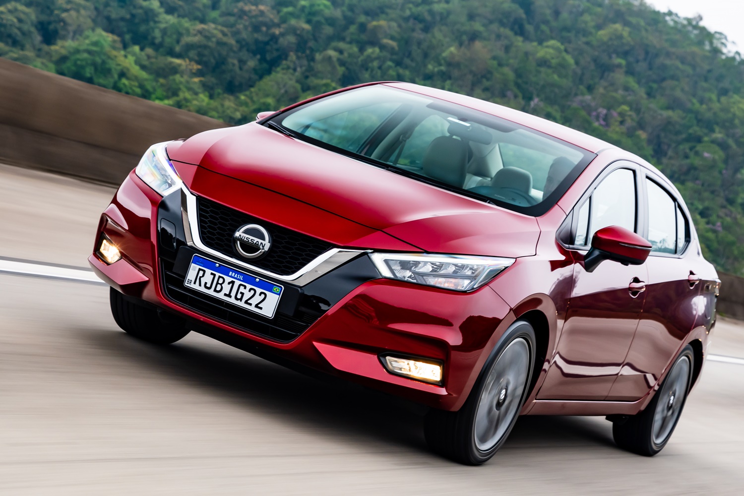 Nissan Versa (2)