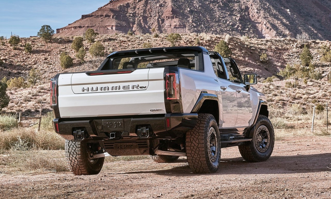 GMC Hummer EV é equipada com três motores elétricos