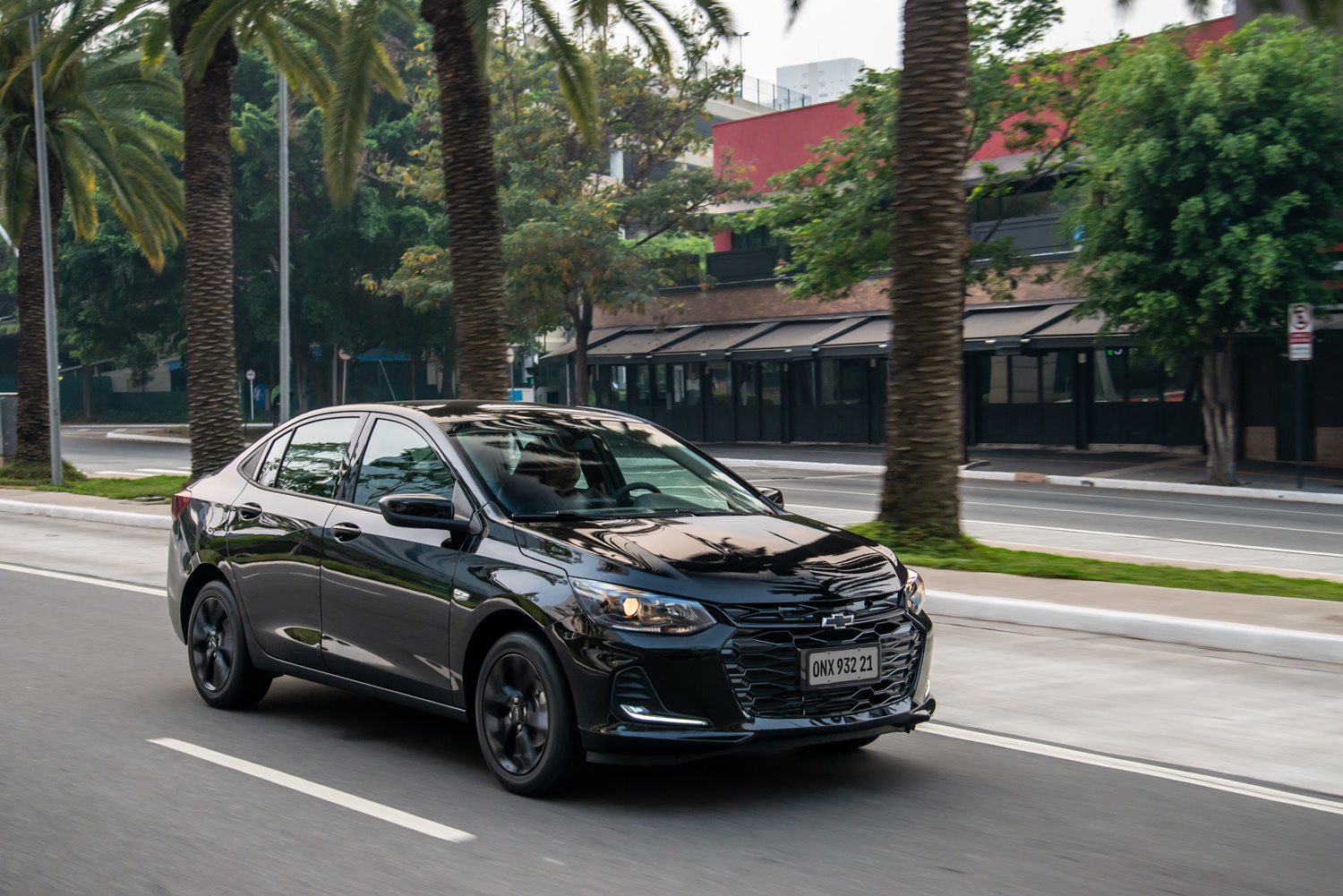 Chevrolet Onix Plus Midnight Dinâmicas (43)