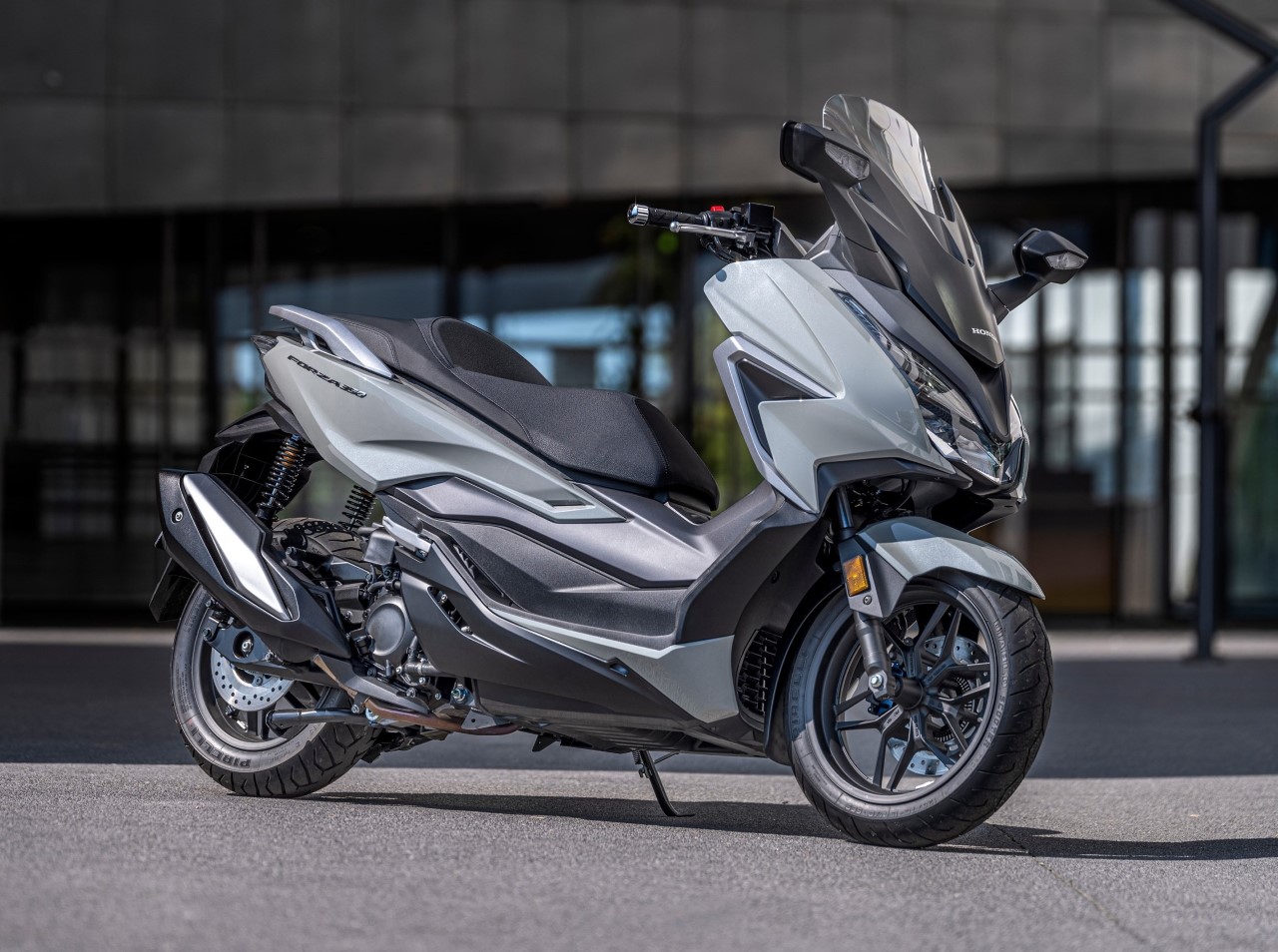 Thumbnail 2. Honda Forza 350