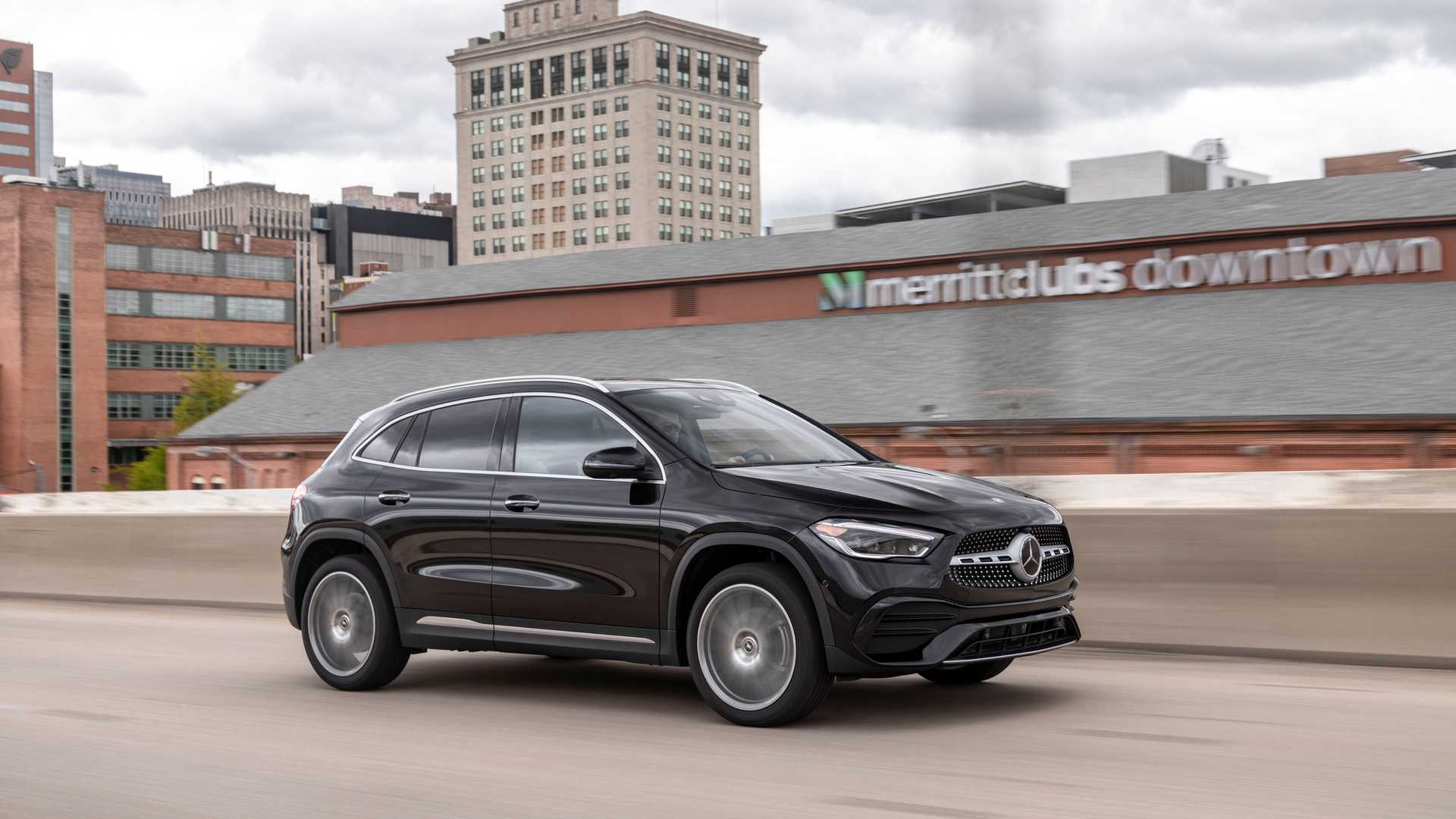 Mercedes-Benz GLA carros lançados 2021