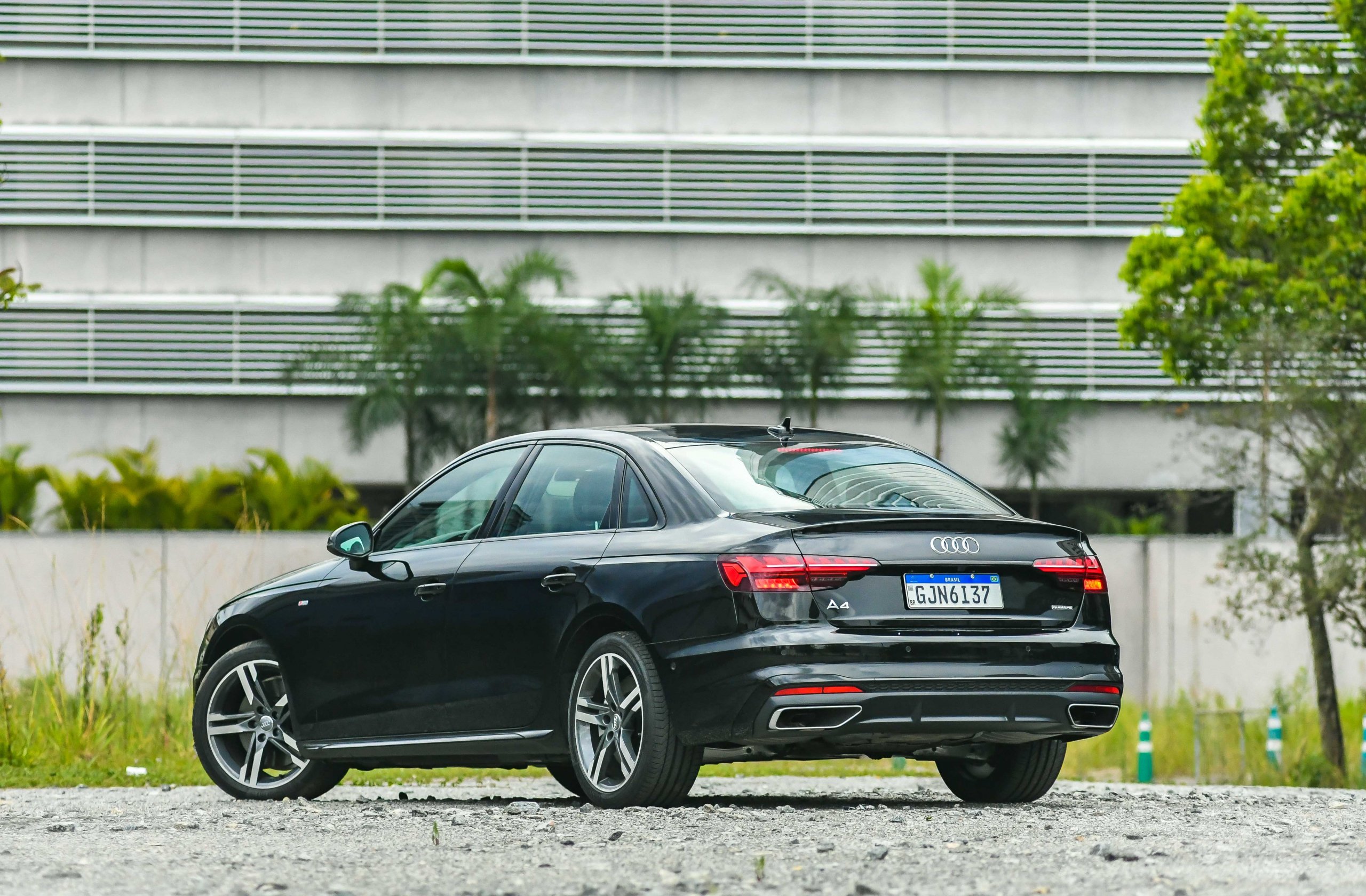 Audi A4 Performance Black 2021 Traseira Diagonal