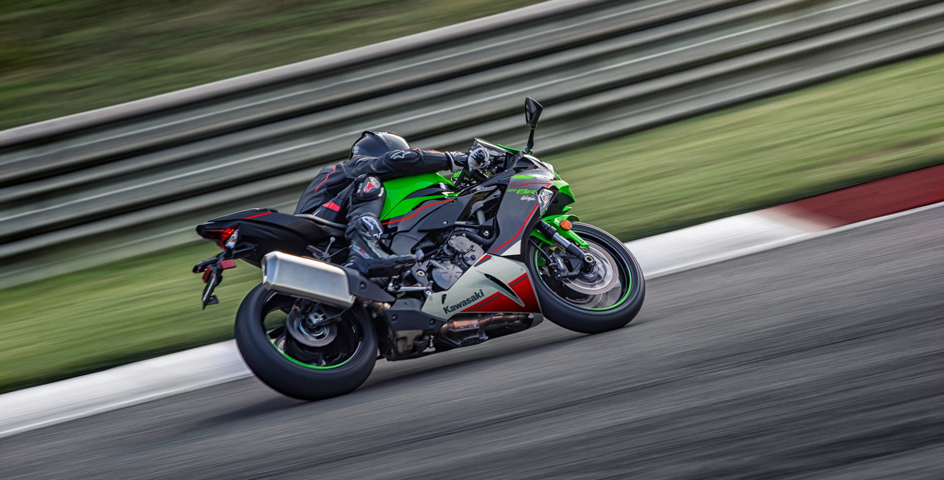 Kawasaki Ninja ZX-6R 2021 chega às lojas no Brasil