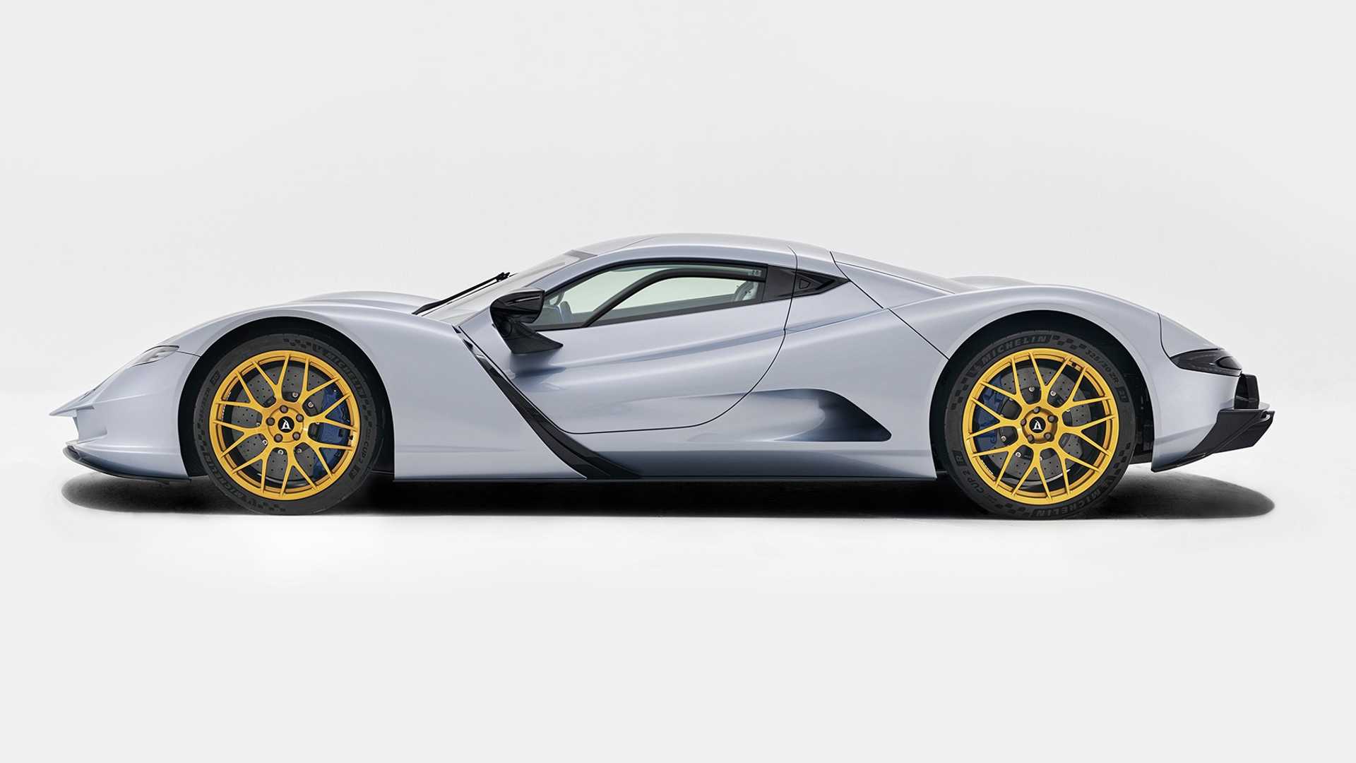  Achou baixinho? É porque ele é, mesmo: o Aspark Owl tem 99 cm, menos de 1 metro de altura