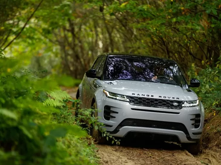 Discovery Sport e Evoque chegam à linha 2021