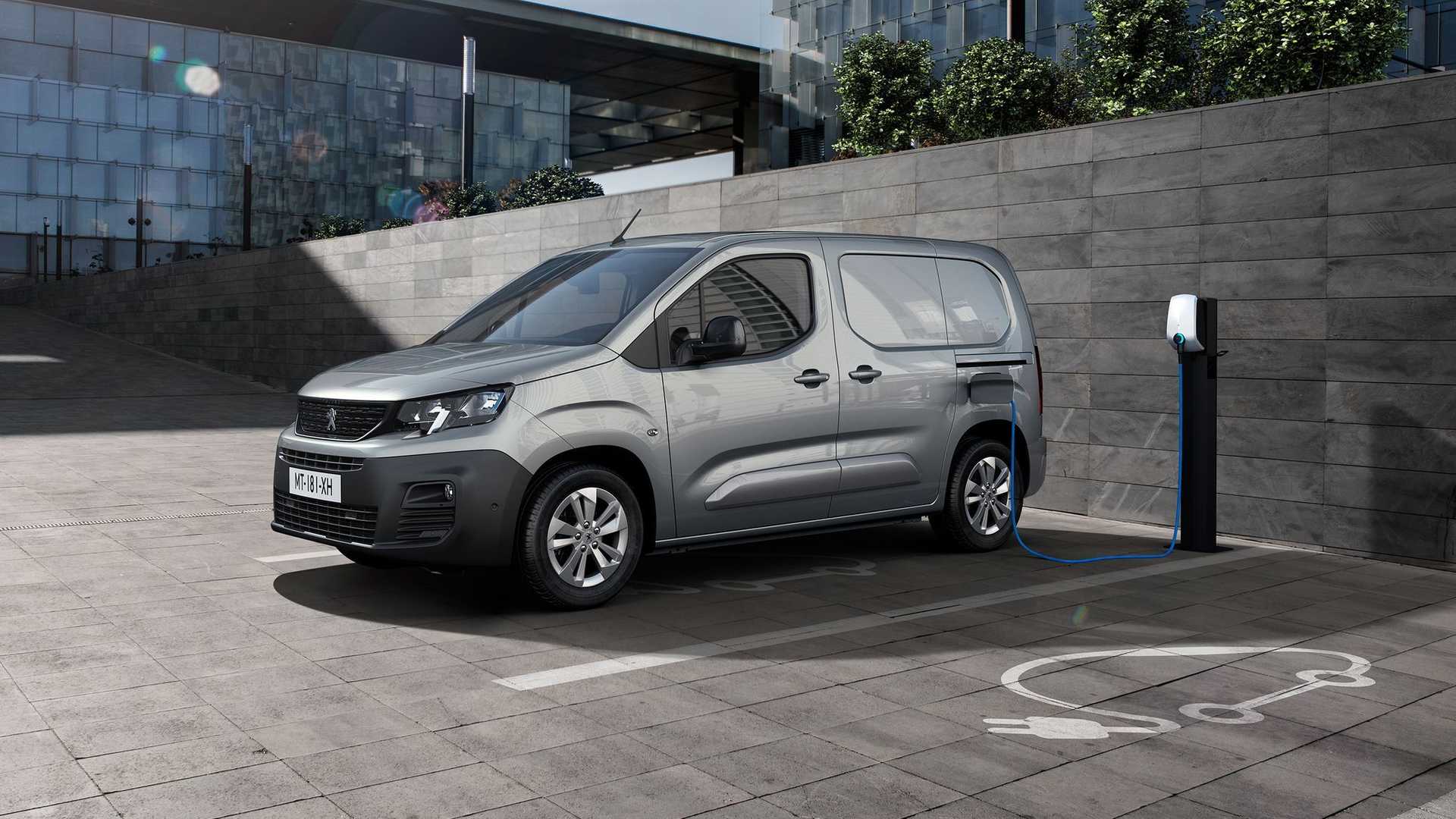 Peugeot E Partner Charging