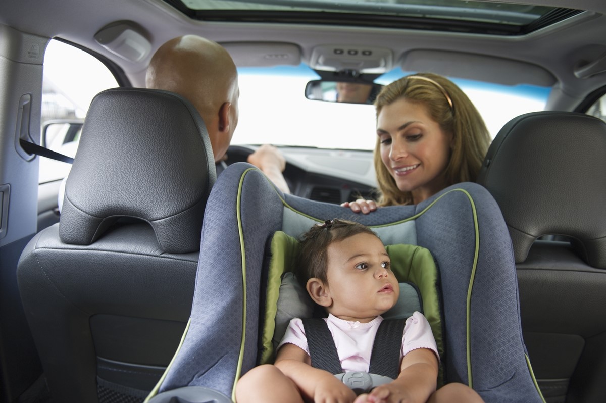 Como transportar crianças com segurança no carro